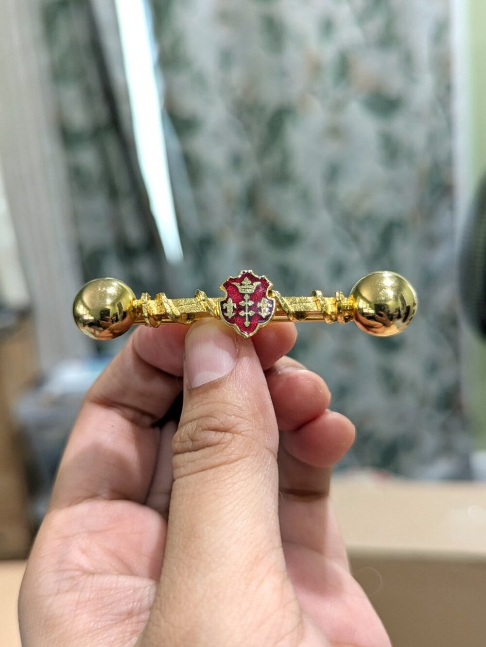 Vintage Gold Tone Heraldic Shield Tie Pin Style Bar Brooch